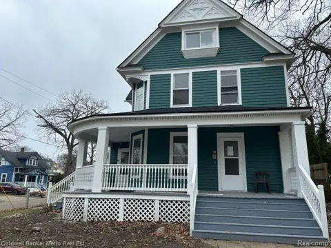 82 PALMER AVENUE