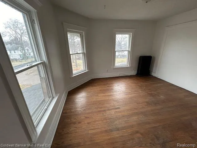 82 PALMER AVENUE Pontiac City, MI 48341