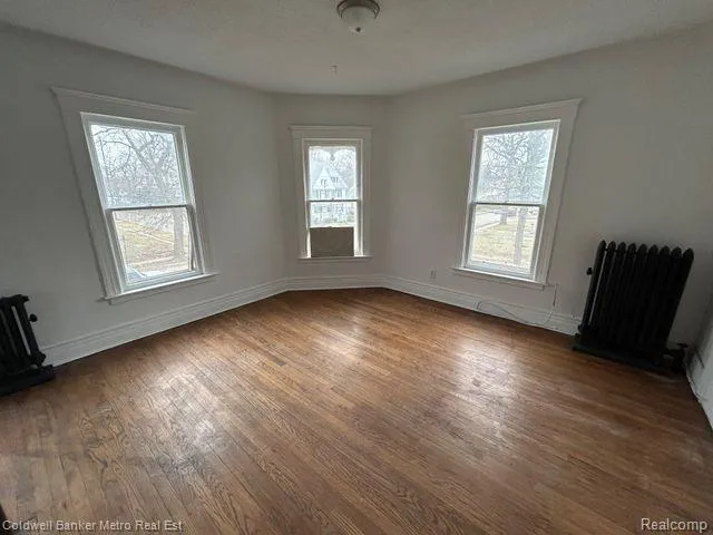 82 PALMER AVENUE Pontiac City, MI 48341