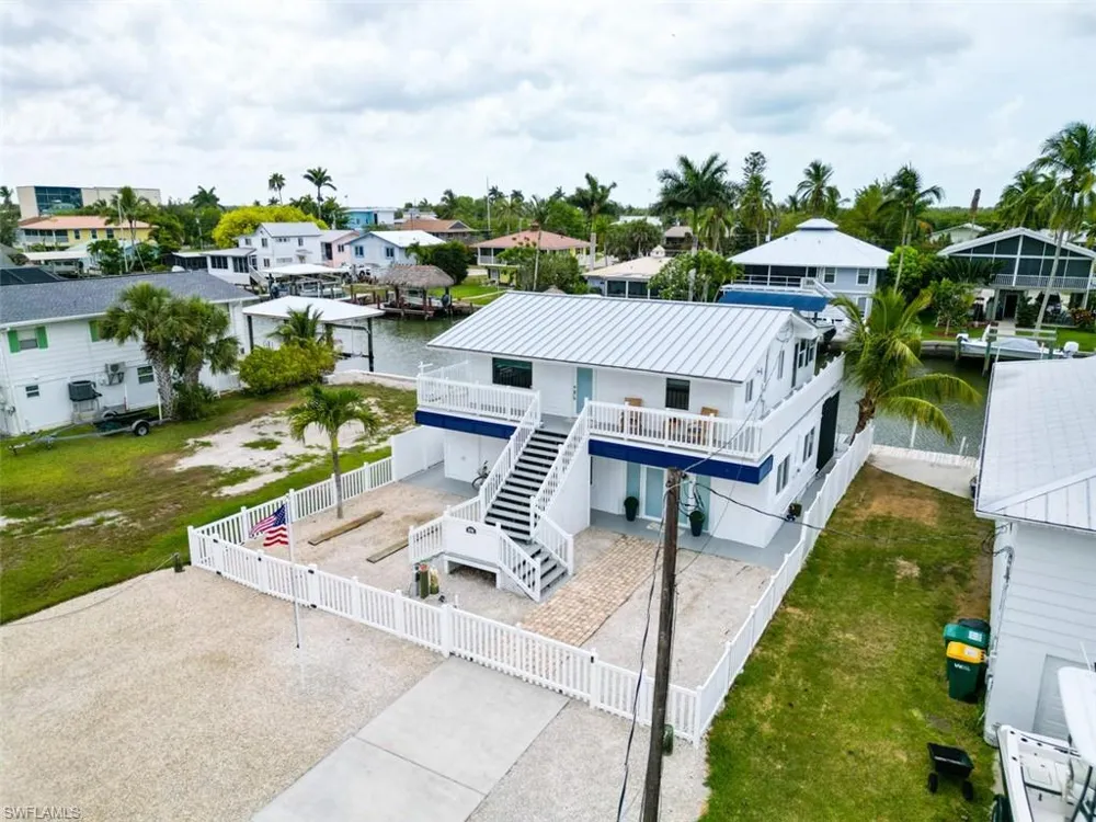 576 Coconut Avenue Goodland, FL 34140