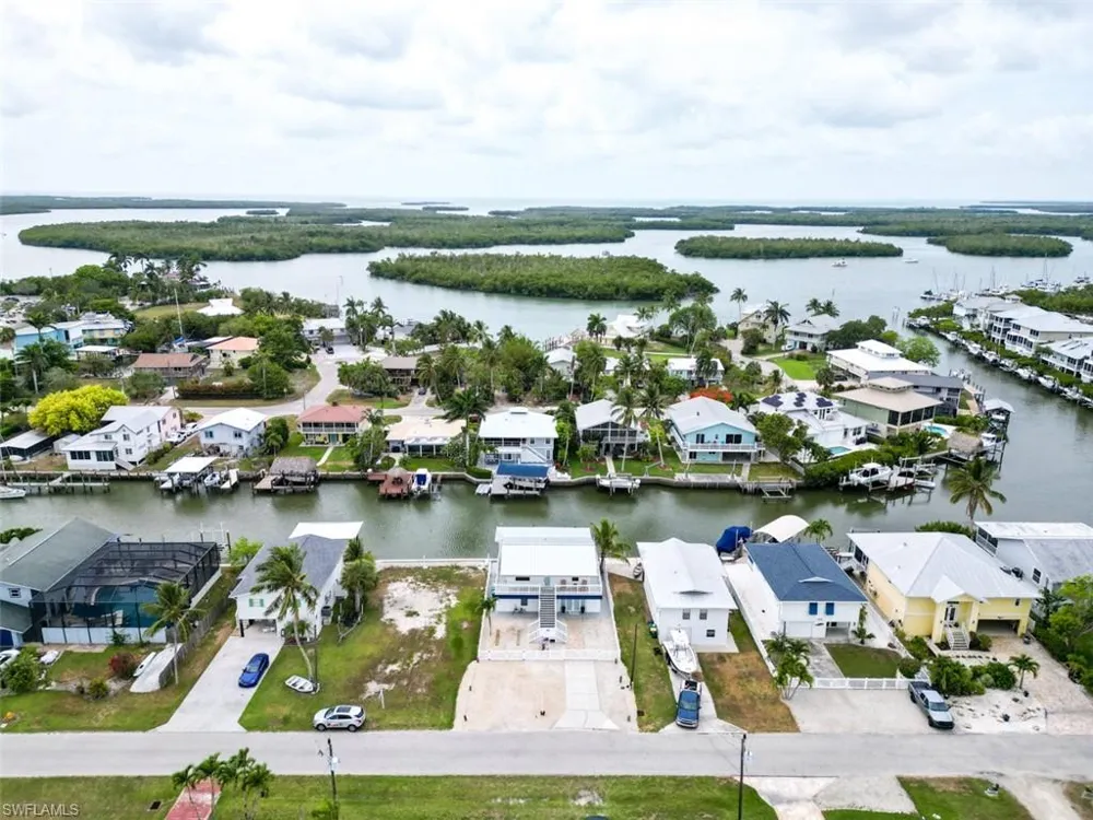 576 Coconut Avenue Goodland, FL 34140