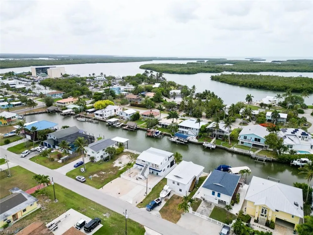 576 Coconut Avenue Goodland, FL 34140
