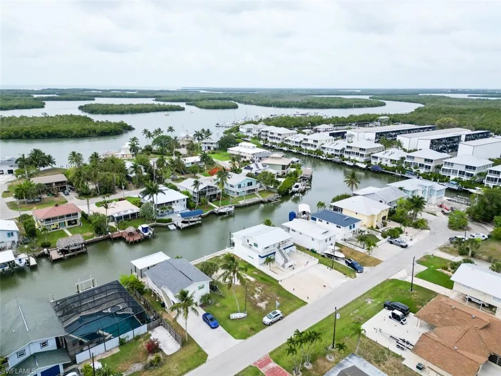 576 Coconut Avenue Goodland, FL 34140