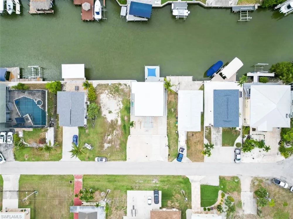 576 Coconut Avenue Goodland, FL 34140