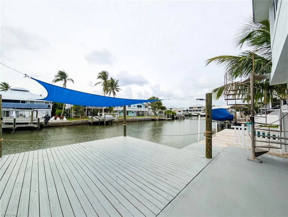 576 Coconut Avenue Goodland, FL 34140