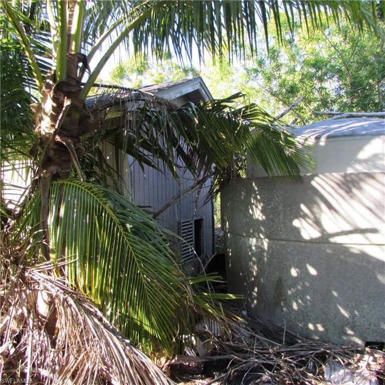 10011 Stringfellow Road St. James City, FL 33956