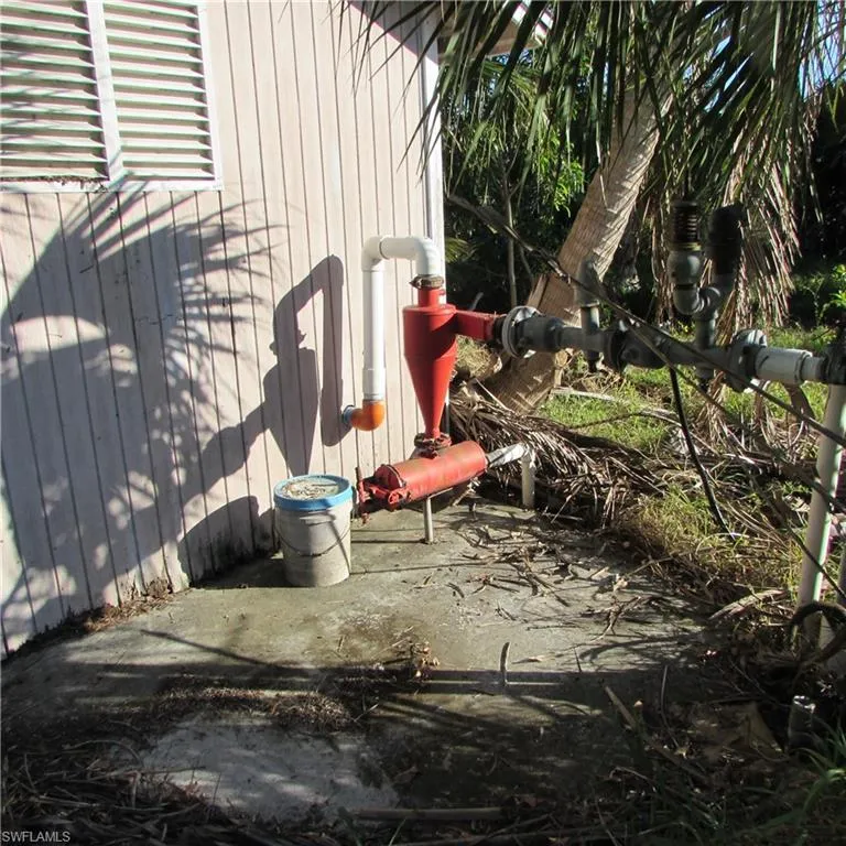 10011 Stringfellow Road St. James City, FL 33956