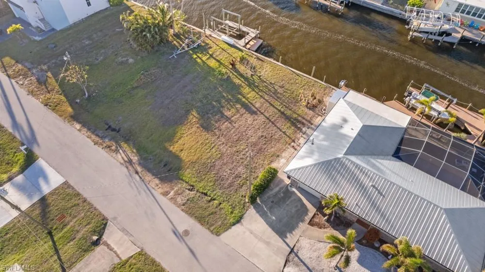 2656 Clyde Street Matlacha, FL 33993