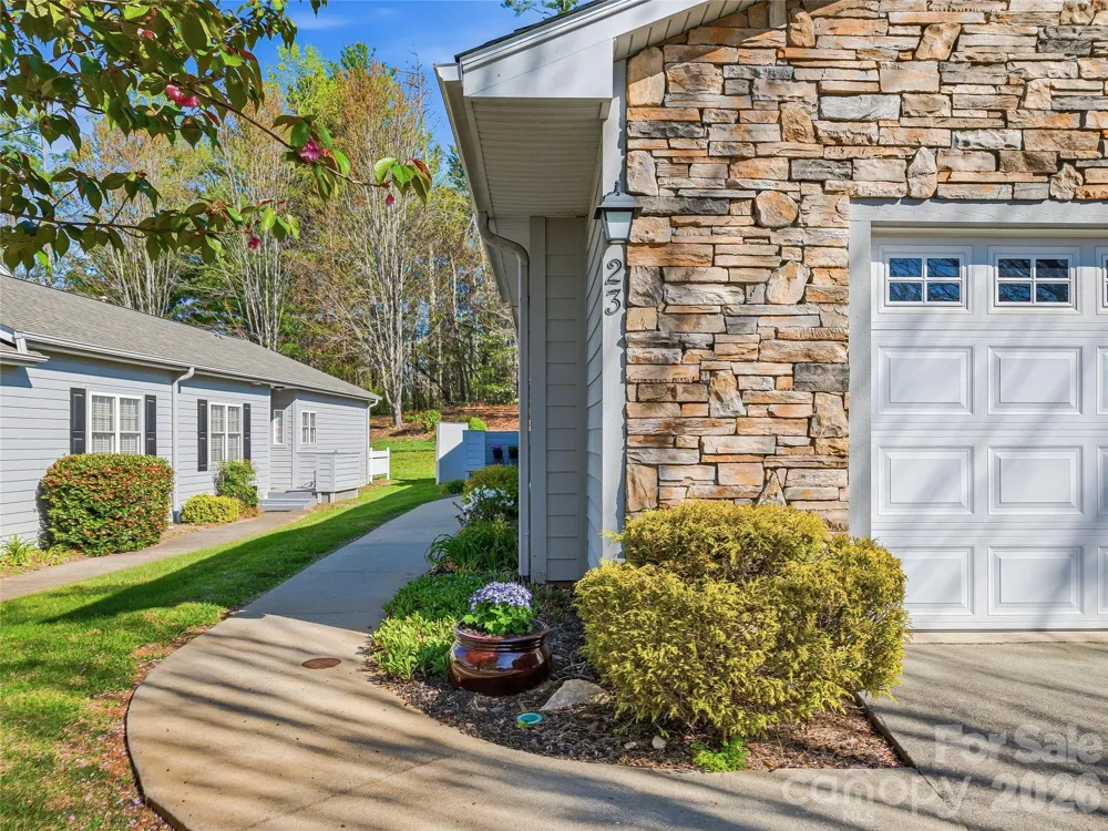 23 Holiday Drive Arden, NC 28704