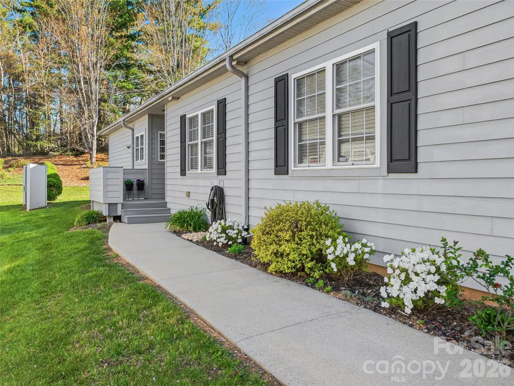 23 Holiday Drive Arden, NC 28704