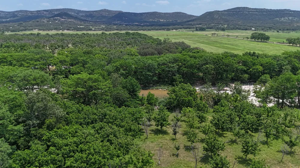190 Oak Hill Drive Leakey, TX 78873