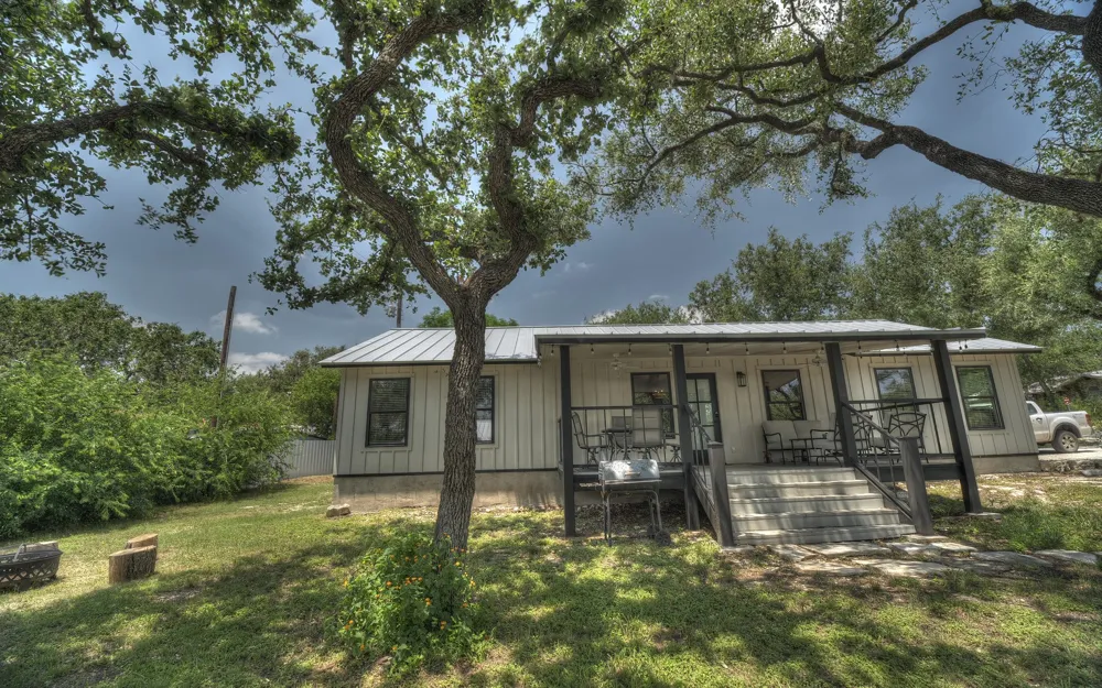190 Oak Hill Drive Leakey, TX 78873