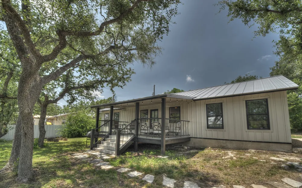 190 Oak Hill Drive Leakey, TX 78873