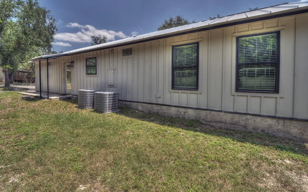 190 Oak Hill Drive Leakey, TX 78873