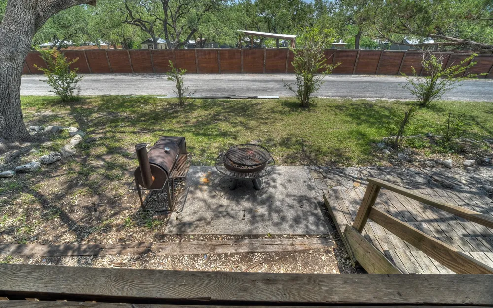191 Oak Hill Drive Leakey, TX 78873