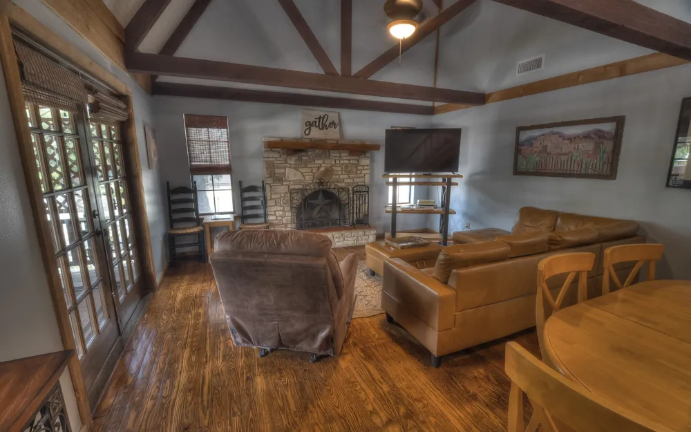191 Oak Hill Drive Leakey, TX 78873