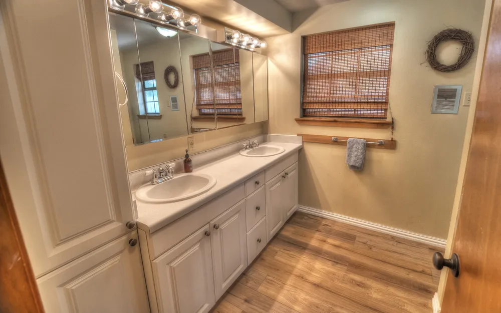 191 Oak Hill Drive Leakey, TX 78873