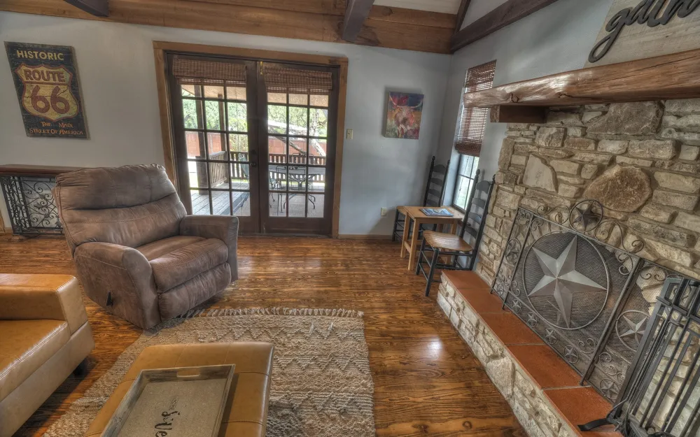 191 Oak Hill Drive Leakey, TX 78873