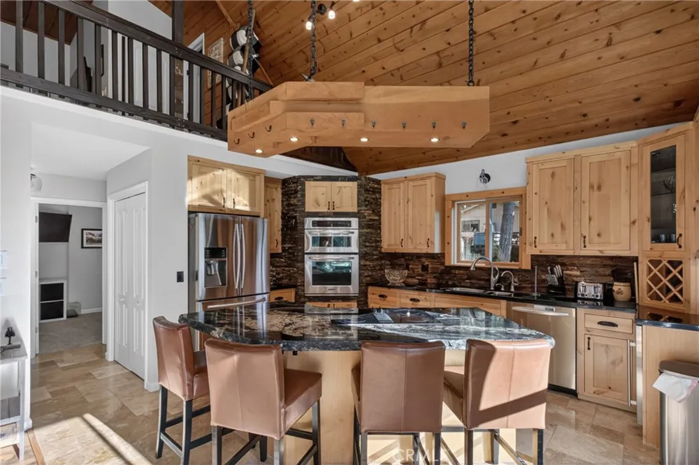 22437 Robin Hood Twain Harte, CA 95383