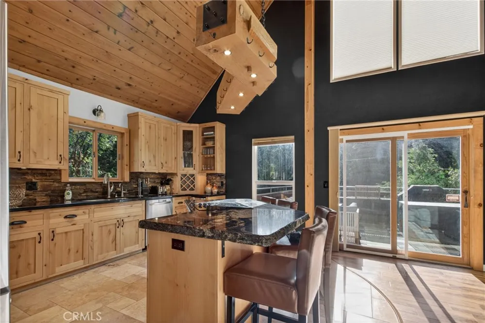 22437 Robin Hood Twain Harte, CA 95383