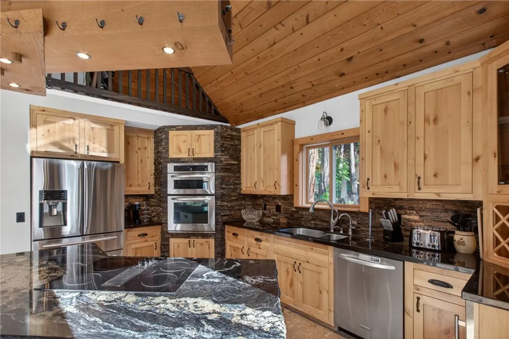 22437 Robin Hood Twain Harte, CA 95383