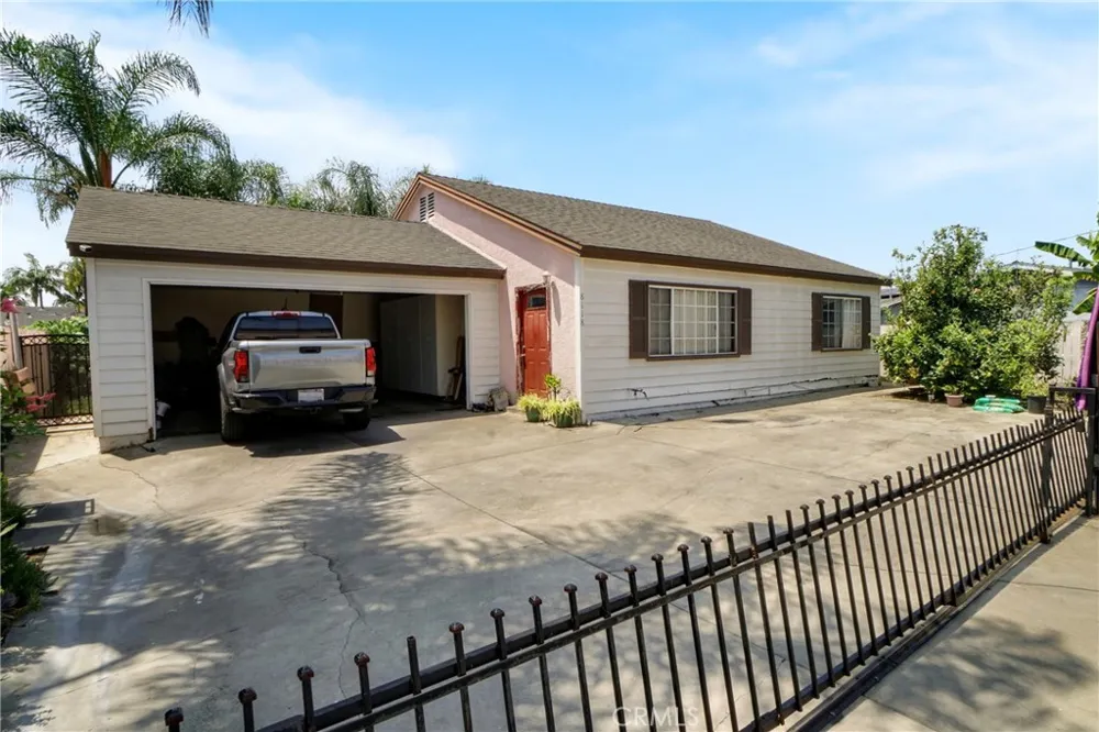 8118 Alameda Downey, CA 90242