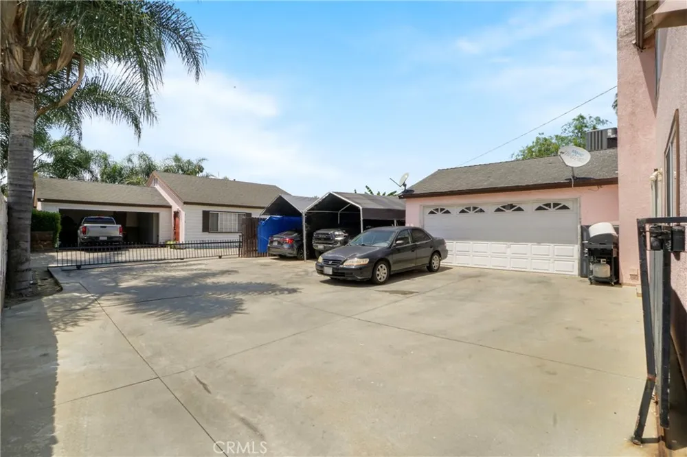 8118 Alameda Downey, CA 90242