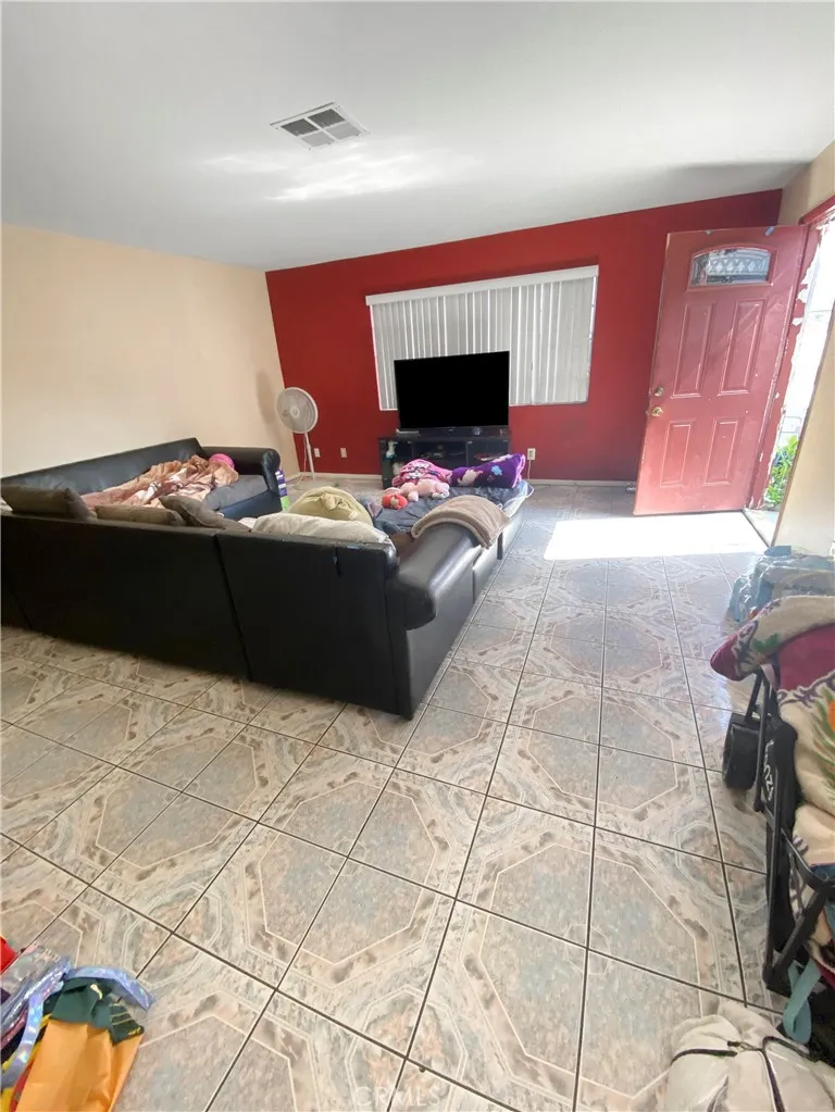 8118 Alameda Downey, CA 90242