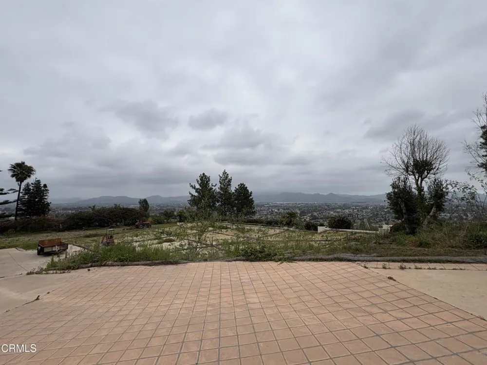 690 Corriente Court Camarillo, CA 93010
