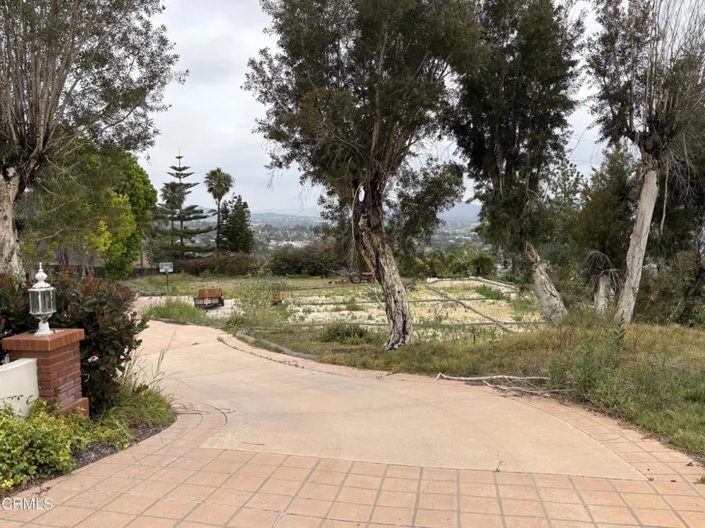 690 Corriente Court Camarillo, CA 93010
