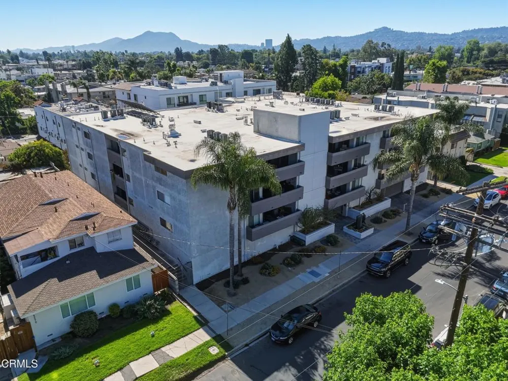 5260 Bellingham Avenue Los Angeles, CA 91607
