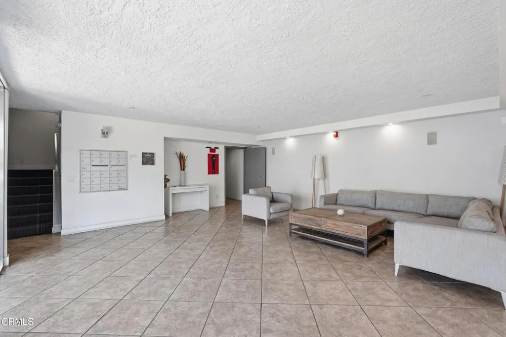 5260 Bellingham Avenue Los Angeles, CA 91607