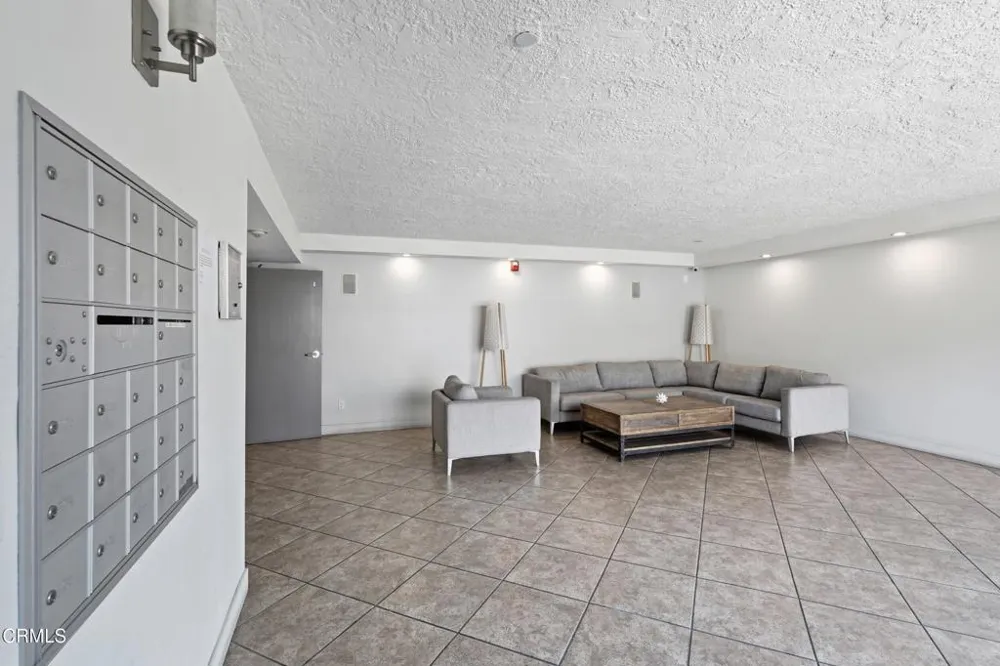 5260 Bellingham Avenue Los Angeles, CA 91607