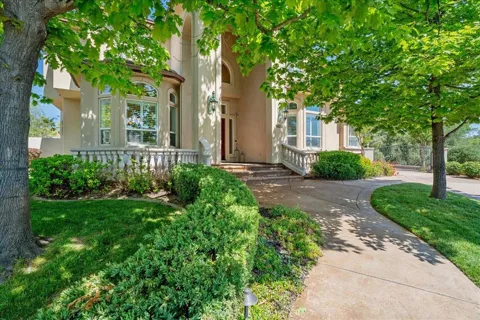 8625 Laurel Mist Court