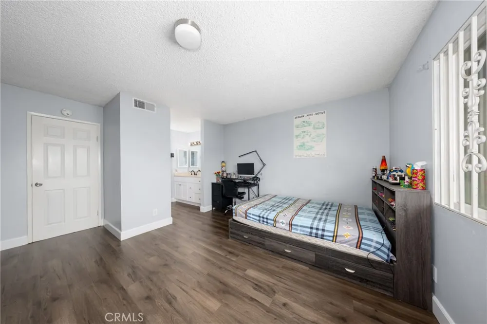 861 S Mountain Ontario, CA 91762
