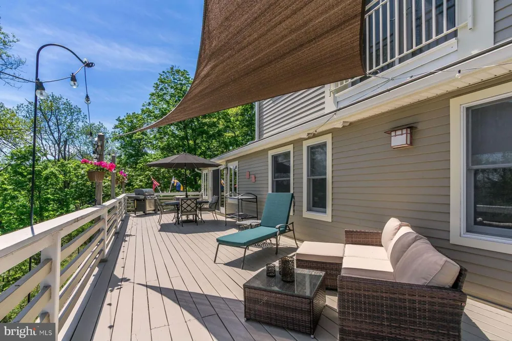 272 HEADQUARTERS ROAD Erwinna, PA 18920