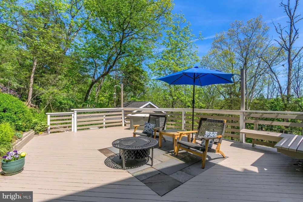 272 HEADQUARTERS ROAD Erwinna, PA 18920
