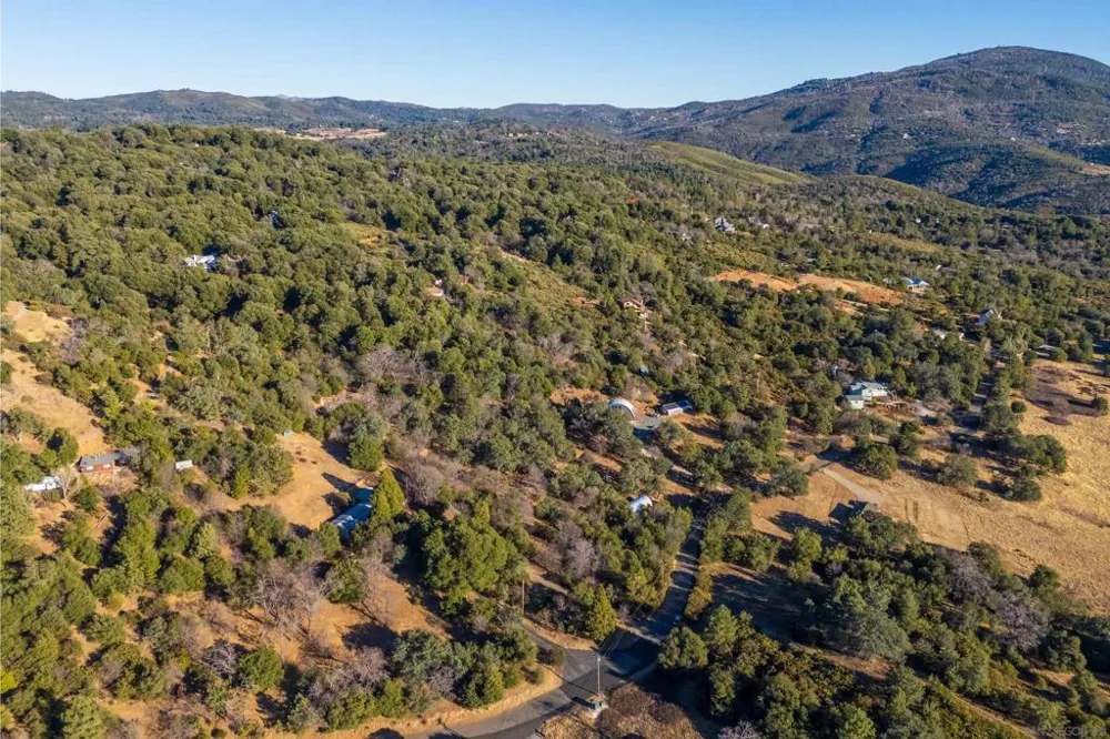 5298 Pine Hills Rd. Julian, CA 92036