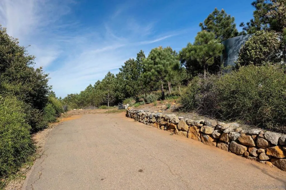 15962 North Peak Rd. Julian, CA 92036