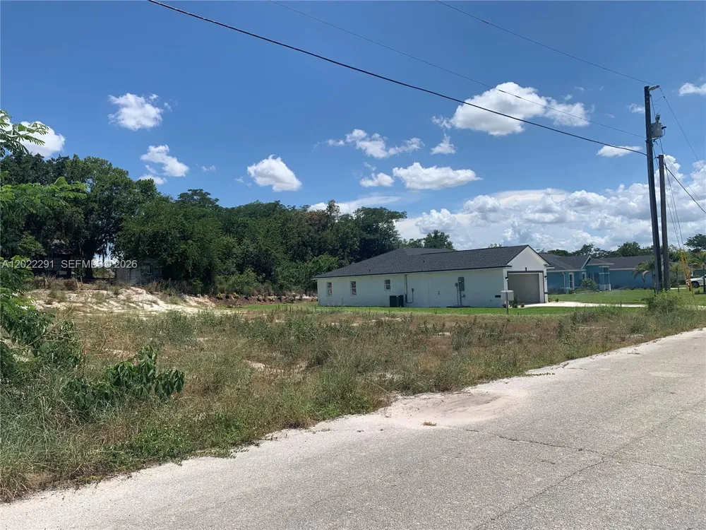 116 CLINTON AVE Lake Placid, FL 33852