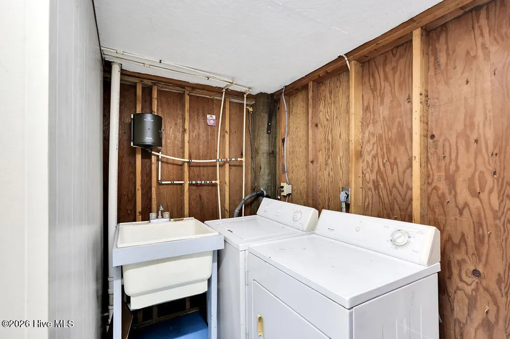4069 4th Street Surf City, NC 28445