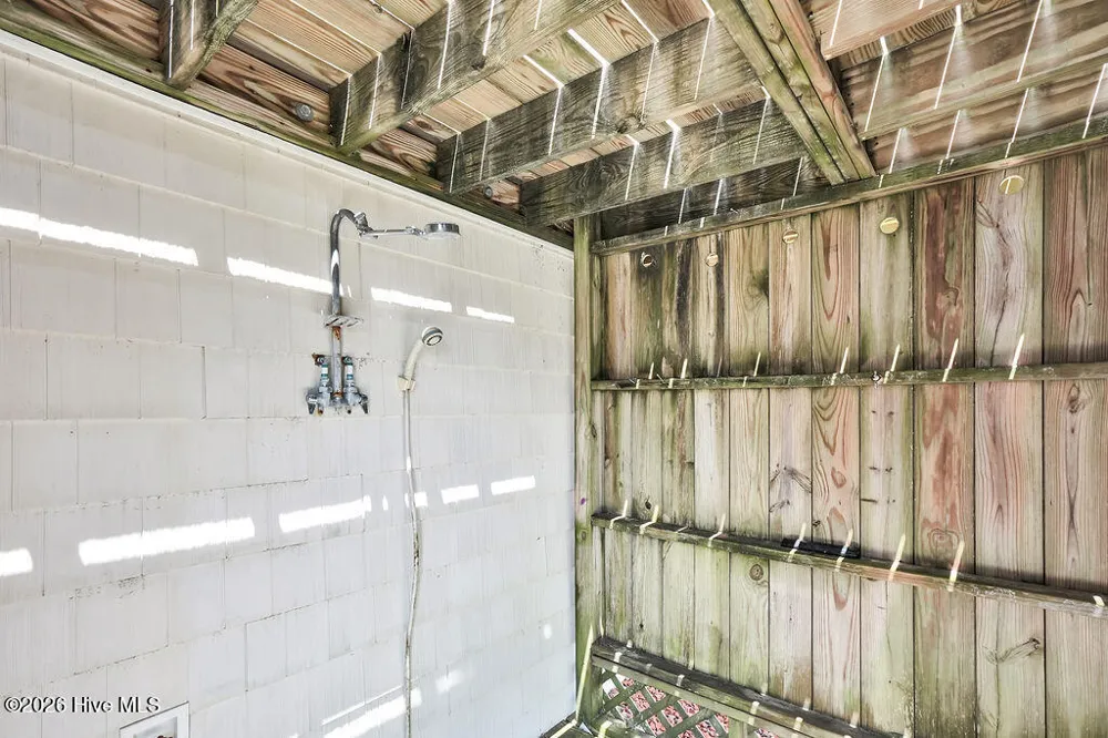4069 4th Street Surf City, NC 28445