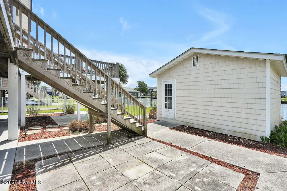 4069 4th Street Surf City, NC 28445