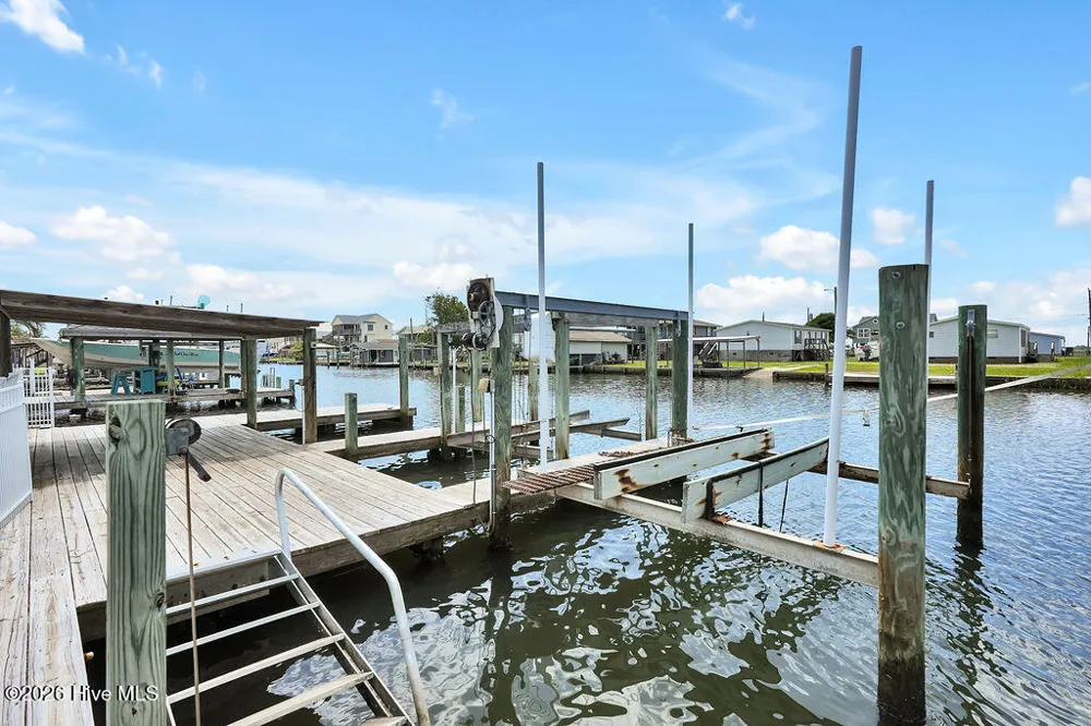 4069 4th Street Surf City, NC 28445