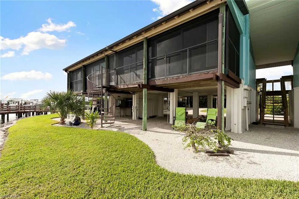 611 Palm Avenue #H36 Goodland, FL 34140