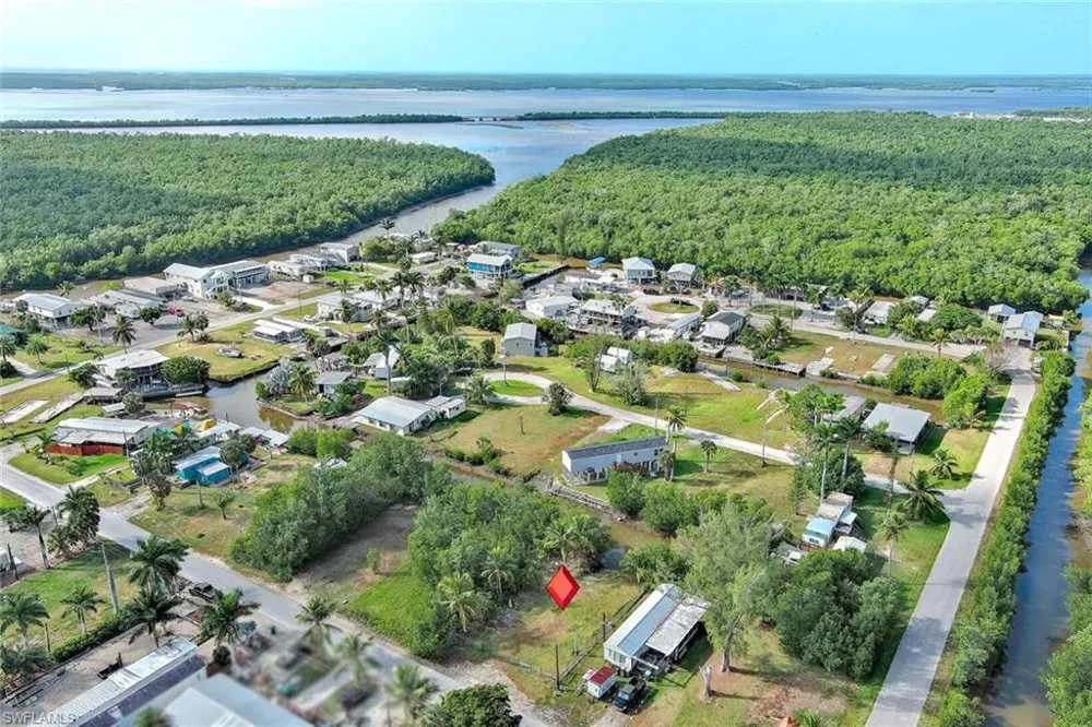 102 Egret Lane Everglades City, FL 34139