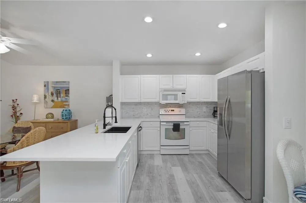 700 Diamond Circle #706 Naples, FL 34110