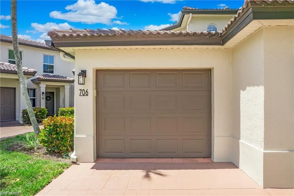 700 Diamond Circle #706 Naples, FL 34110