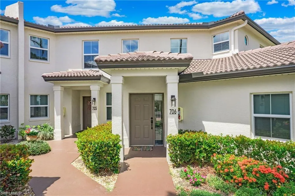 700 Diamond Circle #706 Naples, FL 34110