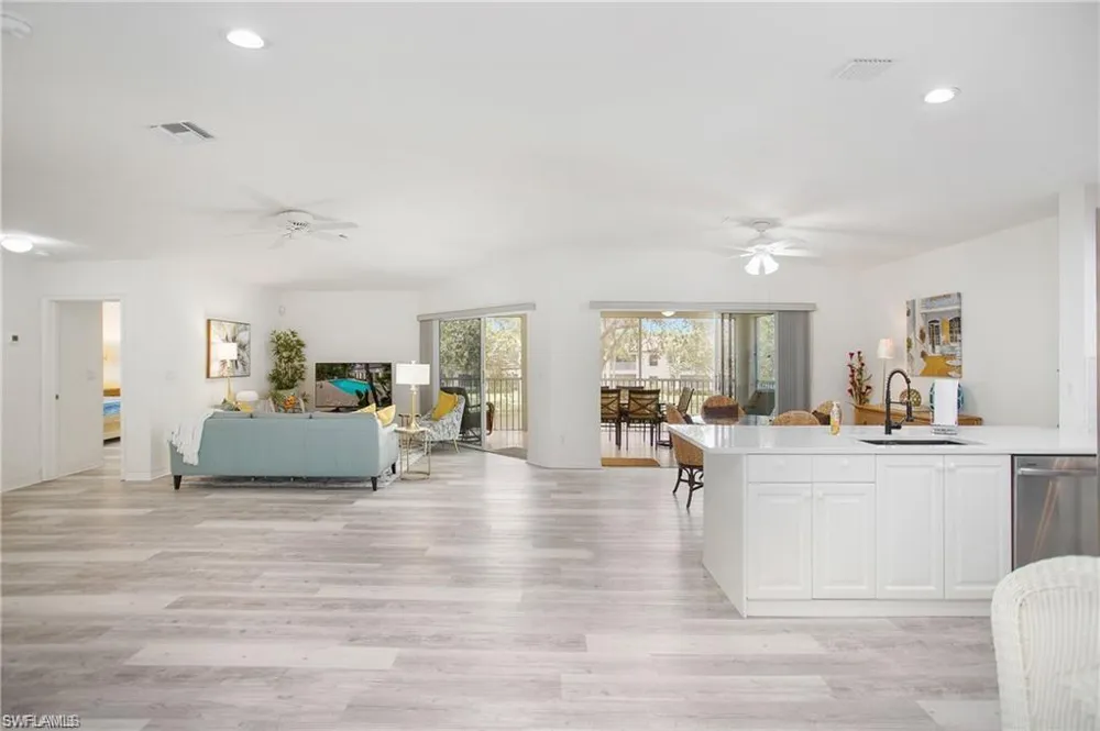 700 Diamond Circle #706 Naples, FL 34110